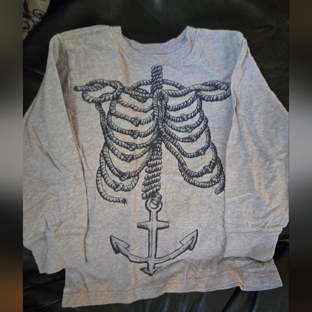 GAP Kids Gray Long Sleeve Tee with Nautical Skeletal Design SzXS 4-5 - Picture 2 of 6